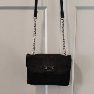 💗💗GUESS Black Crossbody Bag with Silver Chain